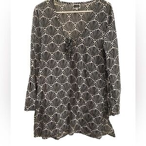 Mud pie black and white swim suit cover up in size large